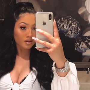 Meet your Posher, Andrea